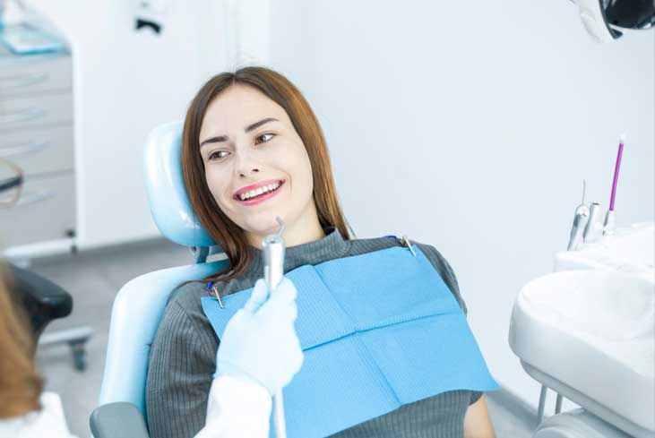 ماذا تتضمن عملية الحصول على جسور الأسنان؟