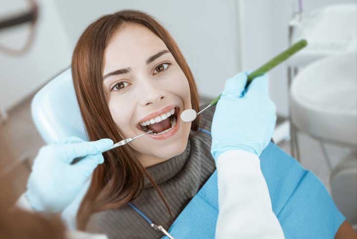 ما هي المشاكل التي يمكن أن تحلها جسور الأسنان؟